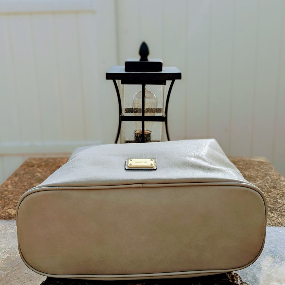 Nine West Handbag - Picture 3 of 6